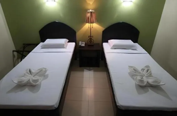 Sampaguita Plaza Garcia ホテル 3*