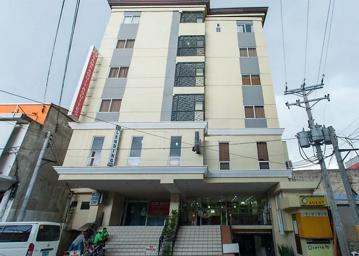 ホテル Sampaguita Plaza Garcia Adlawon