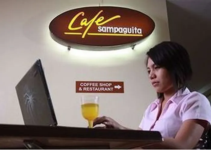 Sampaguita Plaza Garcia 3* Adlawon